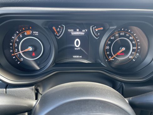 Used 2025 Jeep Wrangler Sport AWD/4WD image 38