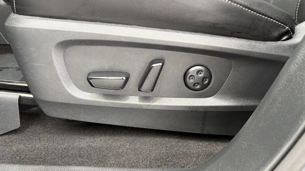 Used 2024 INFINITI QX60 Luxe AWD/4WD image 16