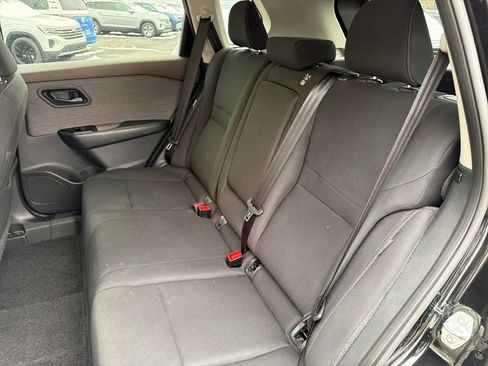 Used 2023 Nissan Rogue S image 27