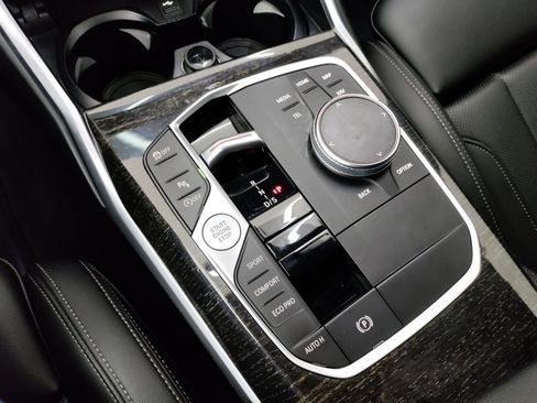 Used 2023 BMW 330i 330i w/ Driving Assistance Package image 17