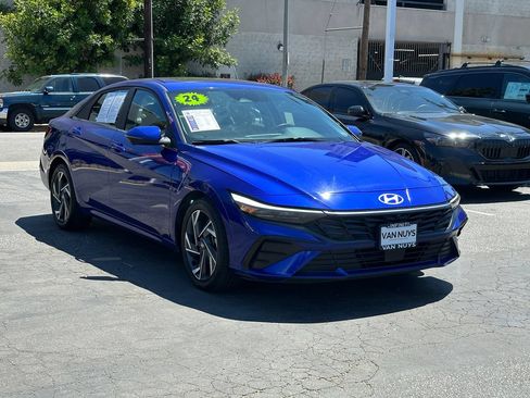 Used 2024 Hyundai Elantra Limited FWD image 10