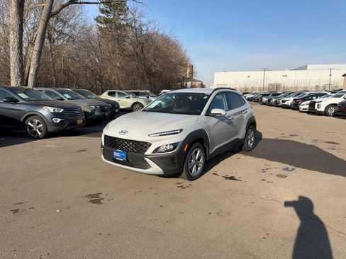 Used 2023 Hyundai Kona SEL image 4