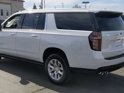 Used 2023 Chevrolet Suburban Premier AWD/4WD image 6