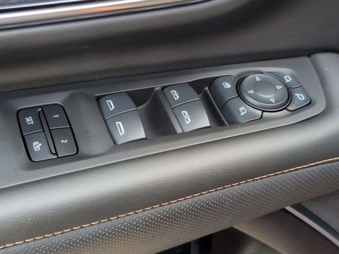 Used 2024 GMC Yukon AT4 w/ Technology Package image 28