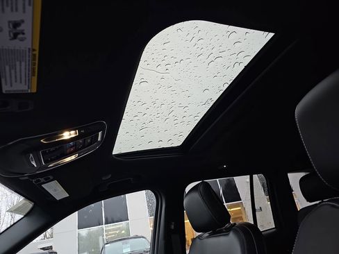 New 2025 Jeep Grand Cherokee Laredo image 21