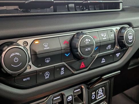 New 2026 Jeep Wrangler Unlimited Rubicon AWD/4WD image 21