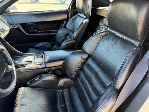 Used 1990 Chevrolet Corvette Convertible image 15