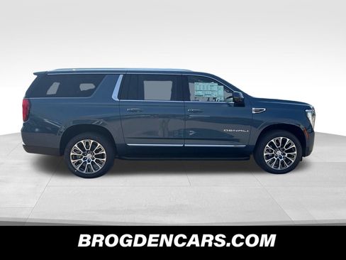 New 2026 GMC Yukon XL Denali w/ LPO, Floor Liner Package AWD/4WD image 2