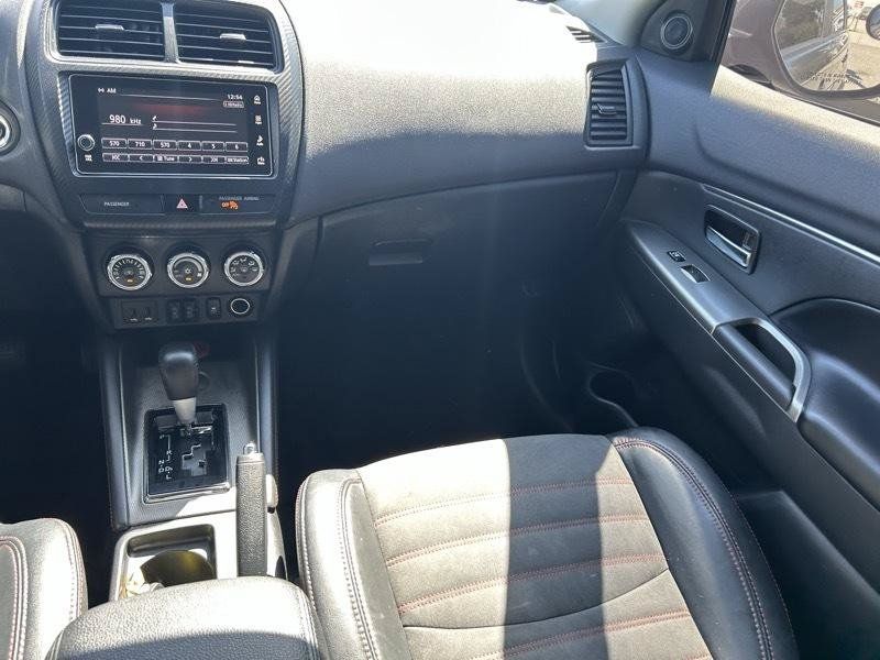 Used 2018 Mitsubishi Outlander Sport SE FWD image 13