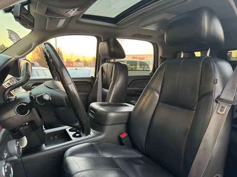 Used 2014 Chevrolet Tahoe LT image 17