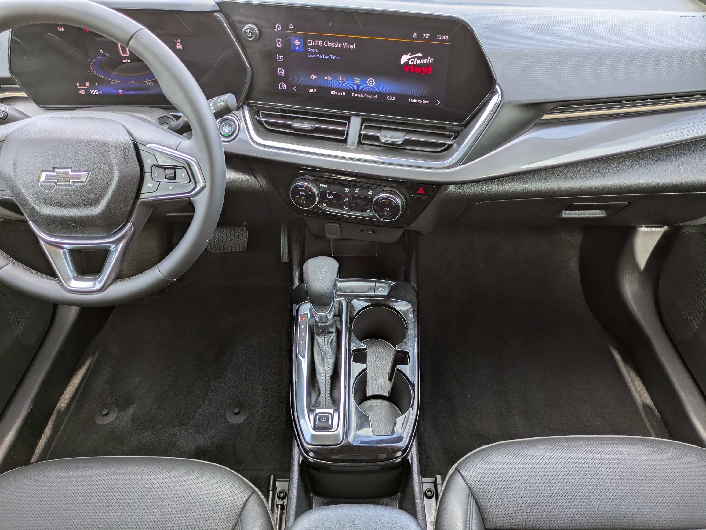 Used 2025 Chevrolet Trax ACTIV w/ Driver Confidence Package FWD image 33