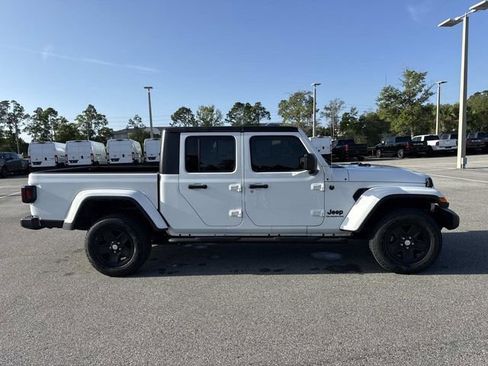 Used 2022 Jeep Gladiator Sport AWD/4WD image 2