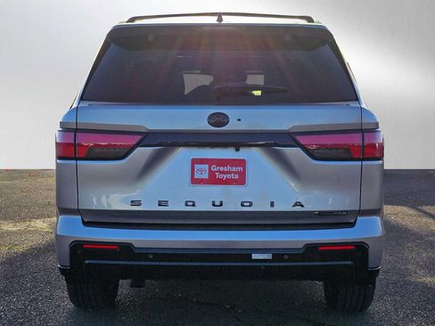 Used 2025 Toyota Sequoia Platinum AWD/4WD image 5