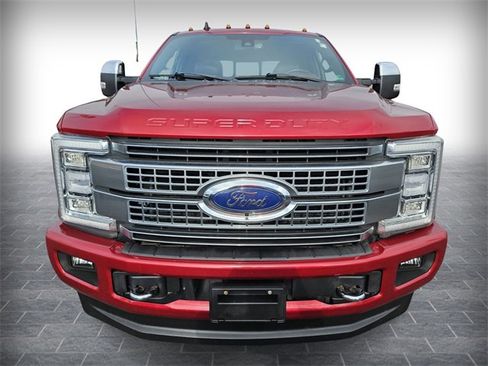 Used 2019 Ford F250 Platinum w/ Platinum Ultimate Package image 2