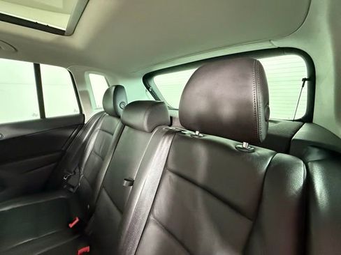 Used 2017 Volkswagen Tiguan Sport image 30