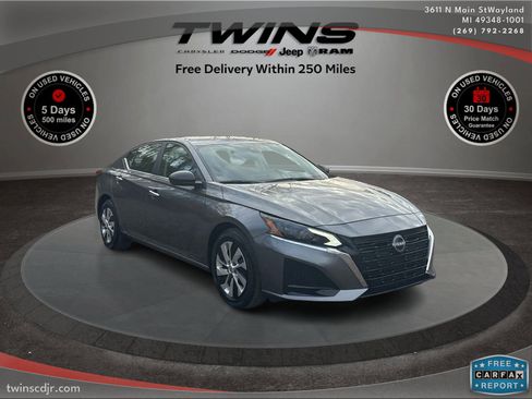 Used 2025 Nissan Altima 2.5 S image 1