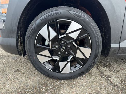 Used 2025 Hyundai Kona SEL image 30