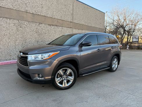 Used 2015 Toyota Highlander Limited image 2