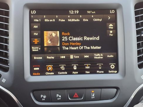 Used 2023 Jeep Cherokee Altitude Lux image 16