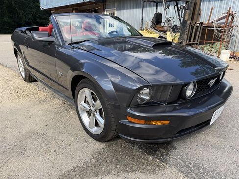 Used 2007 Ford Mustang GT Premium RWD image 3