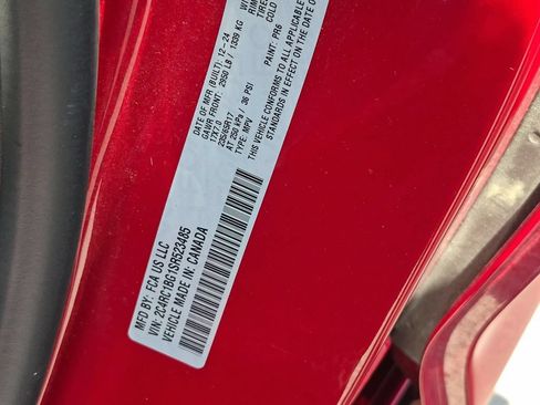 Used 2025 Chrysler Pacifica Select FWD image 35