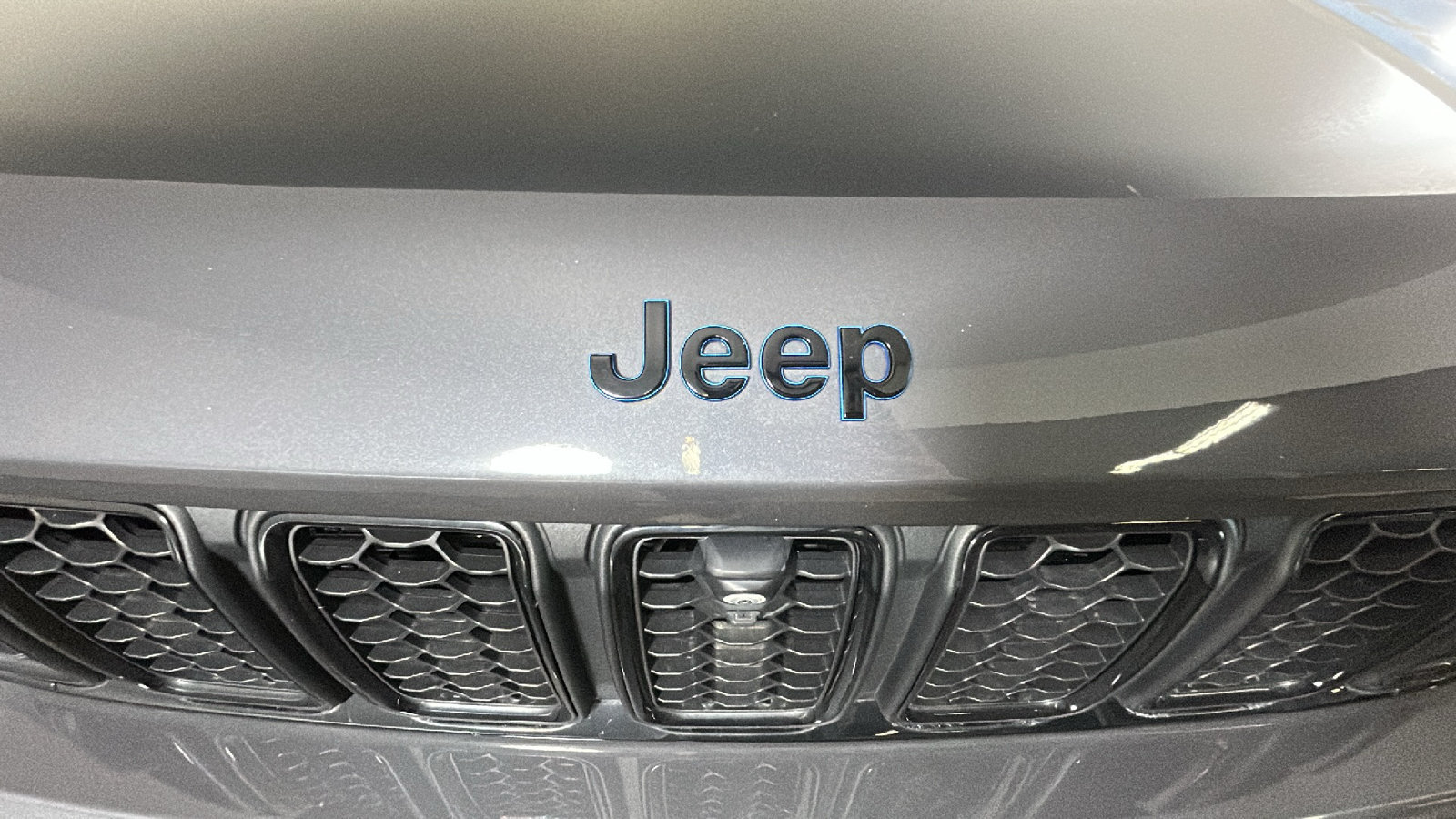 Used 2022 Jeep Grand Cherokee Trailhawk AWD/4WD image 9