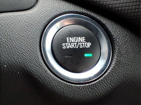 Used 2023 Chevrolet Equinox RS image 23