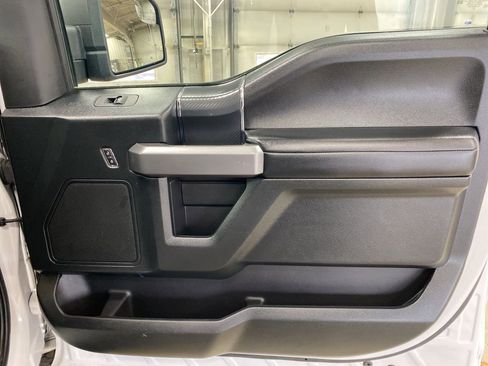 Used 2020 Ford F150 XLT w/ Equipment Group 302A Luxury AWD/4WD image 17