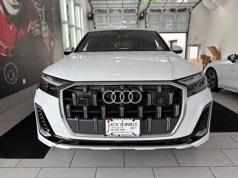 Used 2025 Audi Q7 3.0T Premium Plus w/ Premium Plus Package AWD/4WD image 6