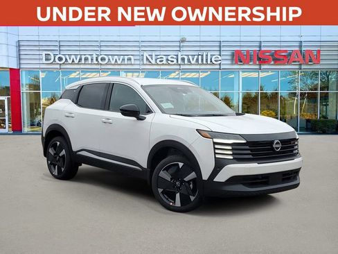 New 2026 Nissan Kicks SR FWD image 1