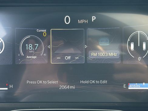 Used 2025 Jeep Grand Cherokee Limited w/ Luxury Tech Group II AWD/4WD image 14