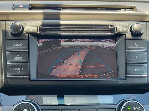 Used 2013 Toyota RAV4 XLE AWD/4WD image 20