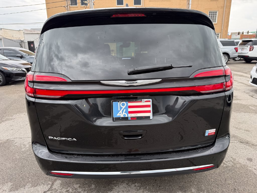 Used 2022 Chrysler Pacifica Touring-L FWD image 8
