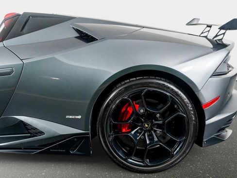 Used 2017 Lamborghini Huracan LP 610-4 AWD/4WD image 18