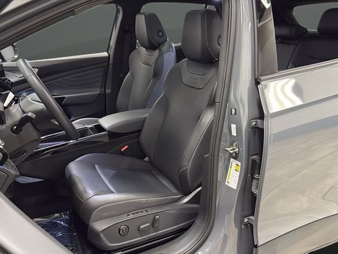 Used 2023 Volkswagen ID.4 Pro S AWD/4WD image 9