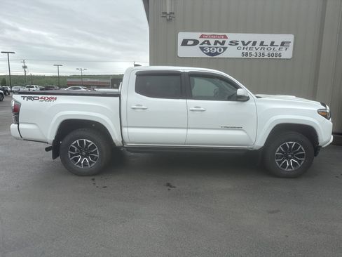 Used 2023 Toyota Tacoma TRD Sport AWD/4WD image 2