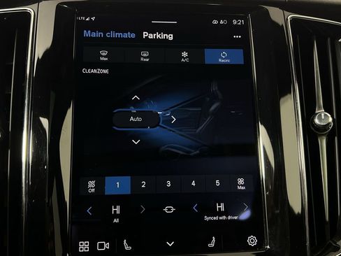 Used 2023 Volvo XC60 B5 Plus w/ Protection Package image 18