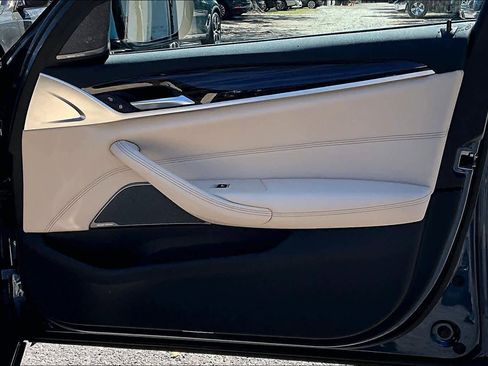 Certified 2023 BMW 530i w/ Premium Package image 22