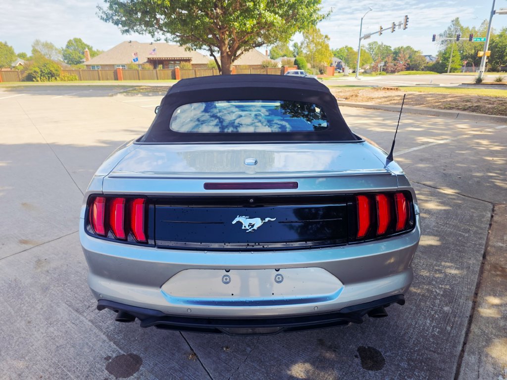 Used 2020 Ford Mustang Premium RWD image 23