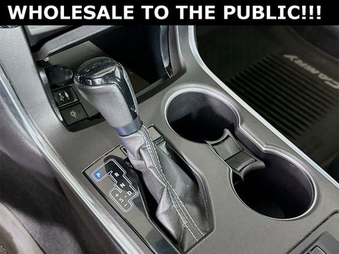 Used 2017 Toyota Camry XLE image 17