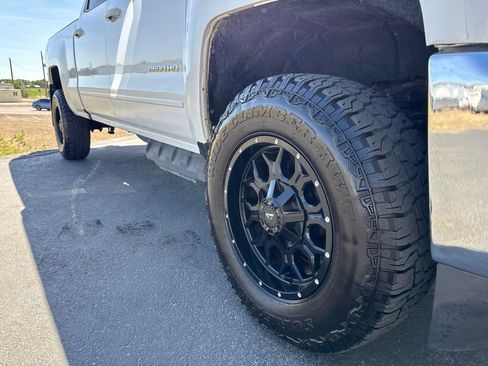 Used 2018 Chevrolet Silverado 2500 LT w/ LT Fleet Convenience Package AWD/4WD image 7