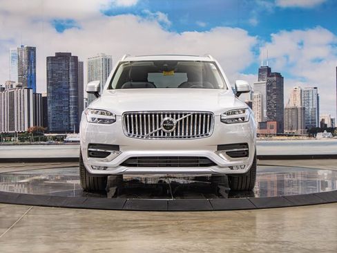 Used 2022 Volvo XC90 T6 Inscription w/ Advanced Package image 3