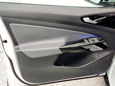 Used 2022 Volkswagen ID.4 Pro image 10