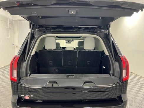Used 2025 Ford Expedition Active AWD/4WD image 8