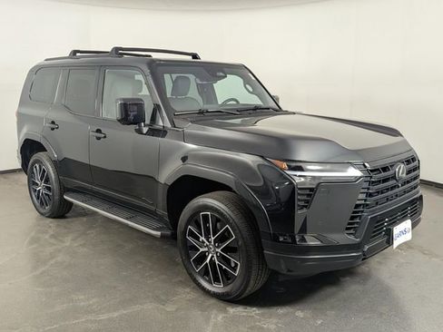 Used 2024 Lexus GX 550 w/ Accessory Package (Z1) image 2