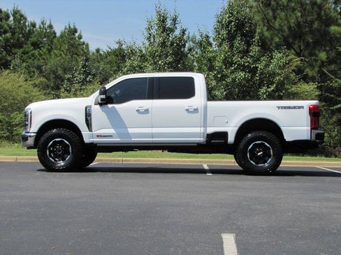 Used 2025 Ford F250 Lariat w/ Tremor Off-Road Package AWD/4WD image 5