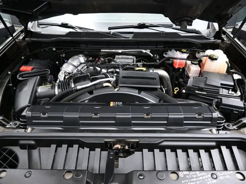 Used 2023 Chevrolet Silverado 2500 Custom w/ Custom Value Package image 6