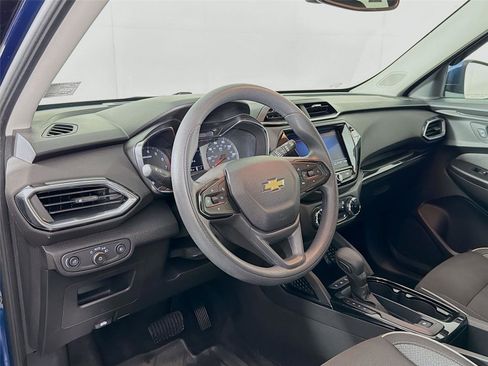 Used 2021 Chevrolet TrailBlazer LT w/ Convenience Package image 9