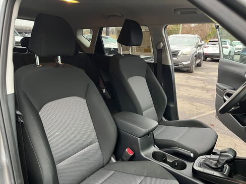 Used 2025 Kia Soul LX w/ LX Technology Package image 34