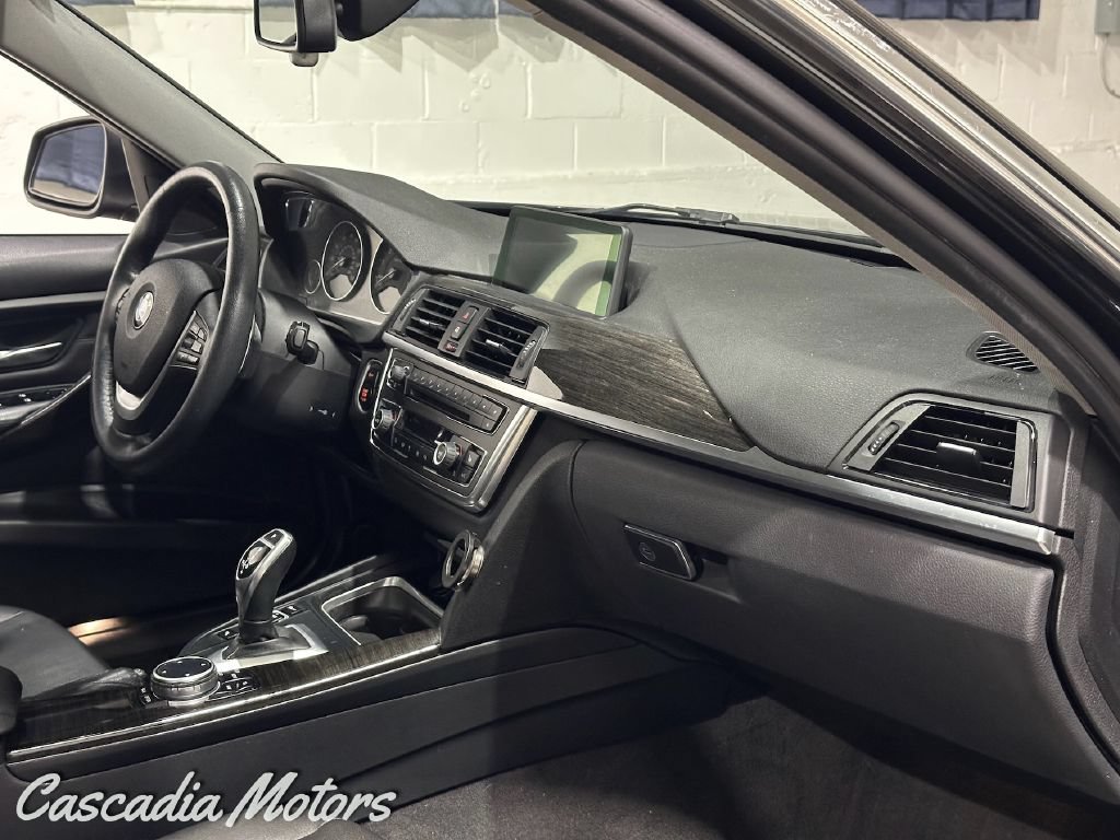 Used 2015 BMW 328i xDrive Wagon AWD/4WD image 19
